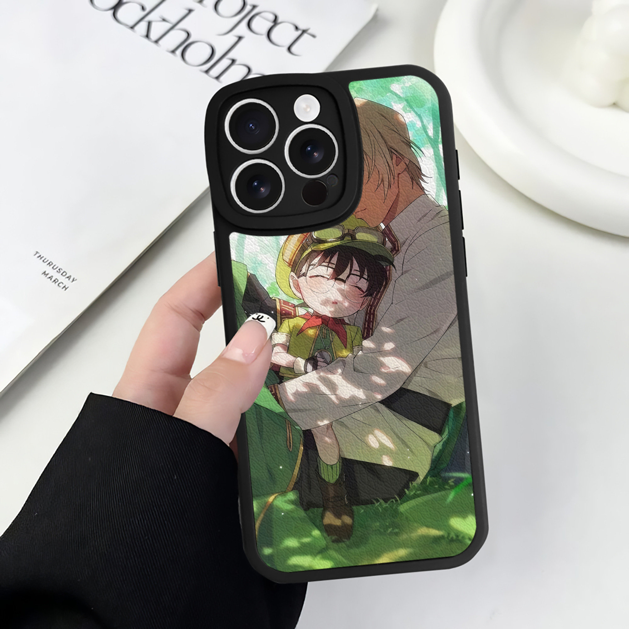（画像用） 名探偵コナン Detective Conan 【iPhone 16シリーズ対応】シリコンスマホケース（レザー調） 材質：シリコン